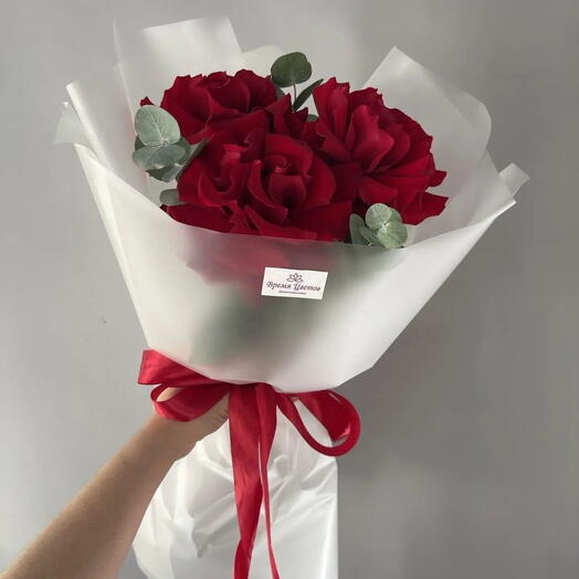 Букет из французских роз с эвкалиптом🌹