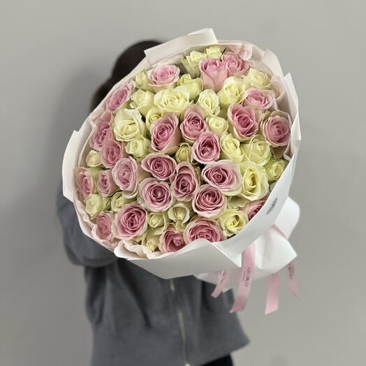 Букет из кенийских роз 51 шт