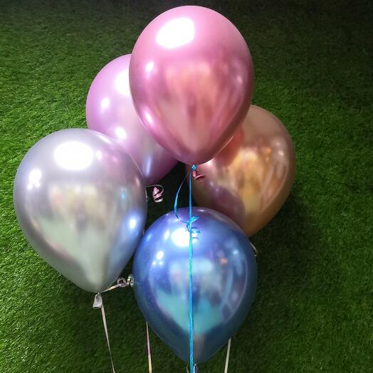 Metallic balls in the assortment of 5 pieces