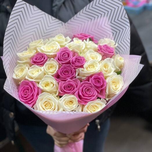 29 нежных роз