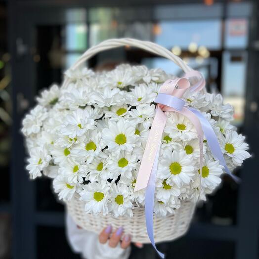 Basket with flowers "Chamomile"