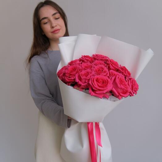 Букет из 15 ярко-розовых Голандских роз