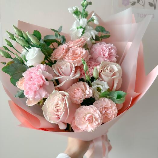 Bouquet in delicate shades