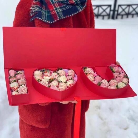 Бокс I love you с клубникой в шоколаде