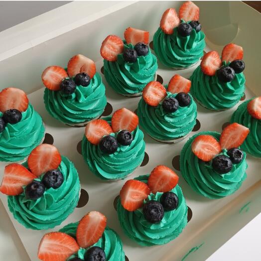 Капкейки с ягодами в подарок