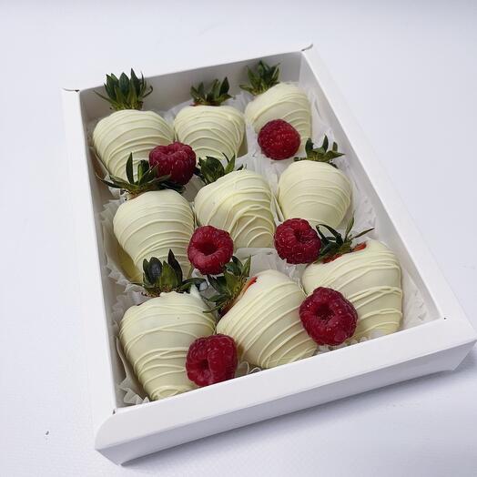 Клубника в белом бельгийском шоколаде