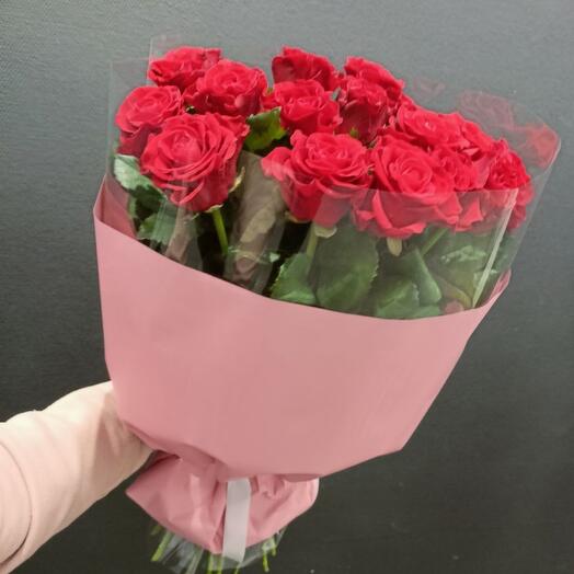 15 rosas rojas de el Toro