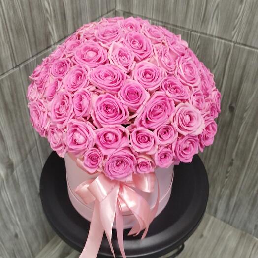 55 rosas Rosadas en una Caja de diseño