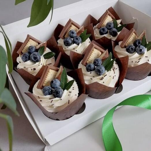 Капкейки шоколадные с голубикой и шоколадом