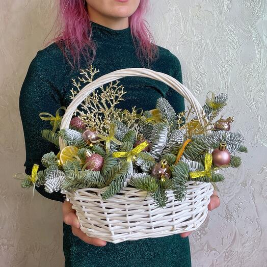 Новогодняя корзина Золотая