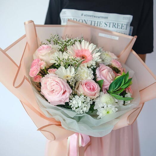 A lovely bouquet in delicate colours