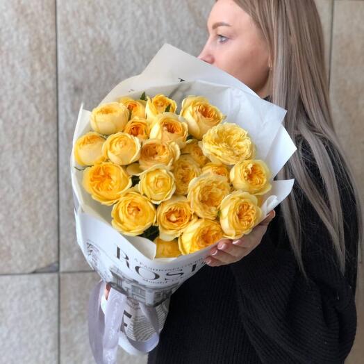 11 pink roses