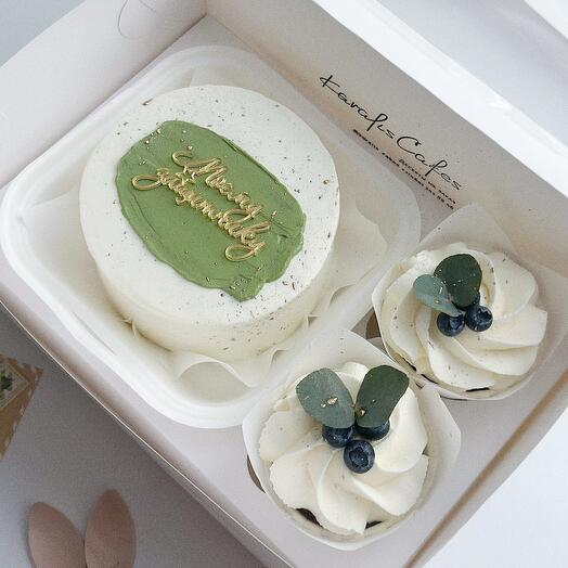 Set of bento cake and cupcakes for February 23rd "to my defender"