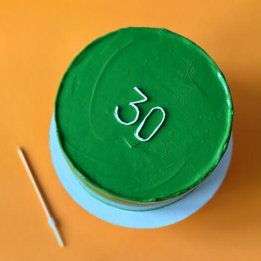 Зеленый торт на день рождения