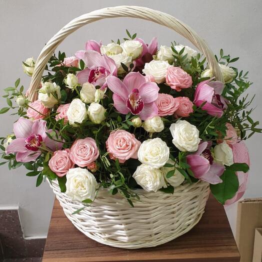 Корзина с цветами