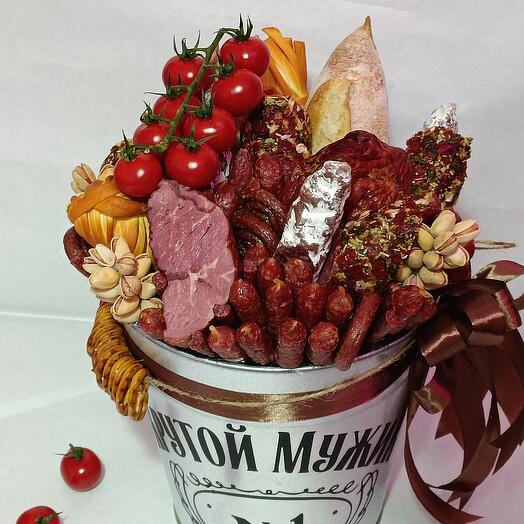 Мужская мясная композиция в ведре