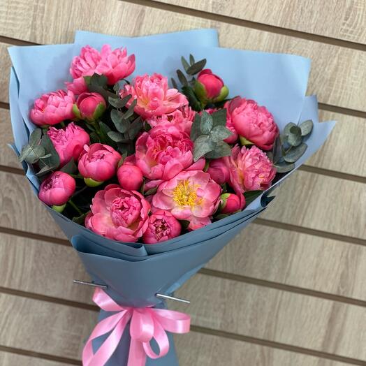 Пионы 19 с эвкалиптом