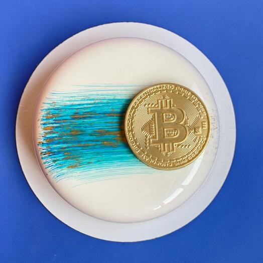 Муссовый торт биткоин в подарок