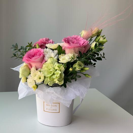 Marshmallow with roses, carnations and chrysanthemum santini