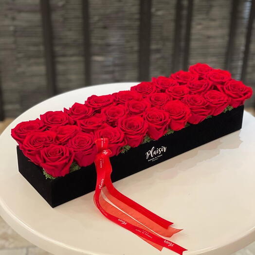 Fresh red roses in luxury tray