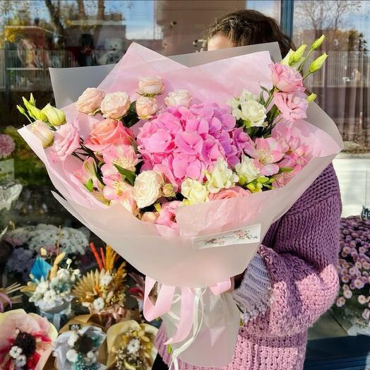 Amore Radiante con ortensia