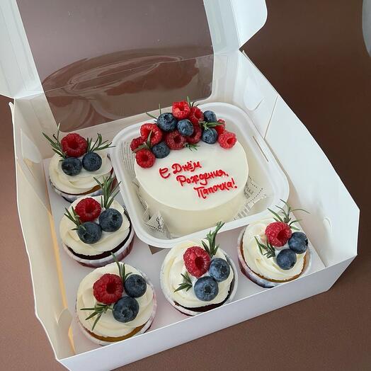 Набор бенто торт и ассорти капкейков с сезонными ягодами подарок папе, дедушке на день рождения