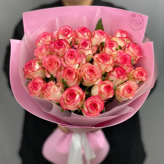 Монобукет из 25 нежных ароматных роз.Букет 693 Milin bouquet