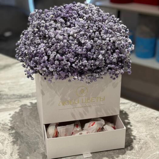 Коробка с гипсофилой и Raffaello