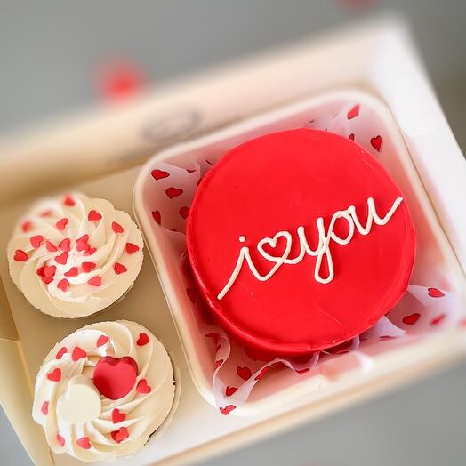 I love you bento set and 2 chocolate cupcakes