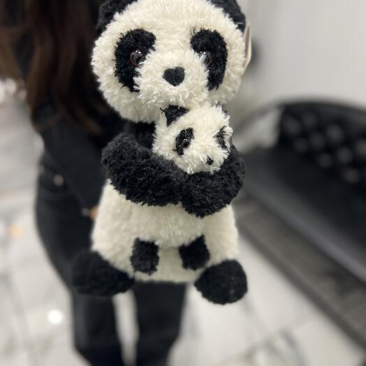 Панда с малышом