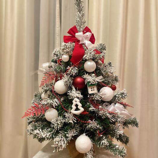 Ель новогодняя искусственная с декором и гирляндой 72 см