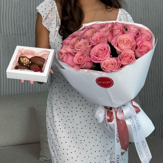 Комбо Рамадан 25 роз и 4 финика в шоколаде