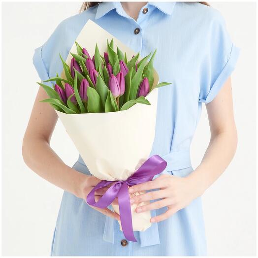 15 фиолетовых тюльпанов