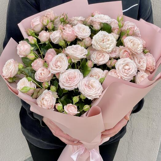 Букет «Поцелуй роз» кустовые розочки