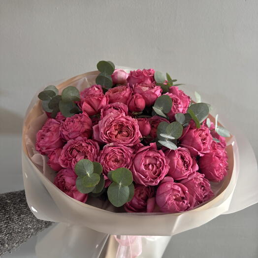 Роза пионовидная