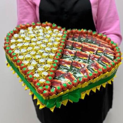 Сердце из конфет