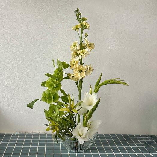 Mix flowers and kenzan
