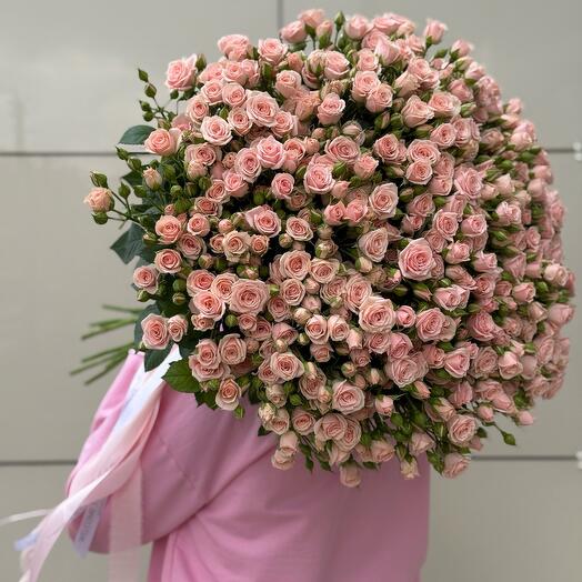 Букет из кустовых роз