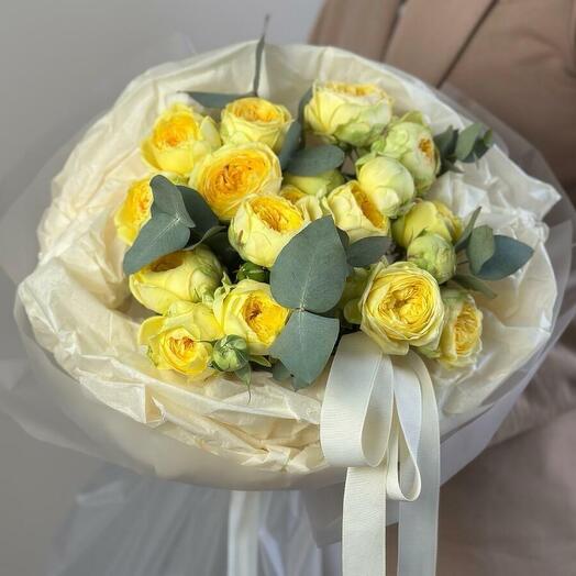 Яркий солнечный букет кустовые пионовидные жёлтые розы Silva Sunny как пионы