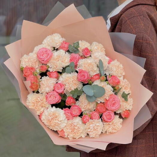 Нежнейший букет из диантусов и кустовых роз💞