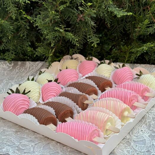 Клубника в белом и молочном шоколаде 🍓