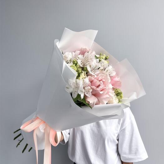 Букет из роз,эустомы и альстромерии  «Нежный вальс»