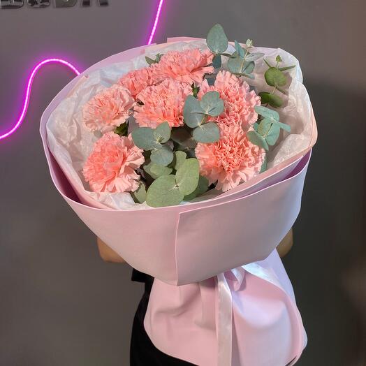 7 нежнорозовых диантусов с эвкалиптом💕🤍