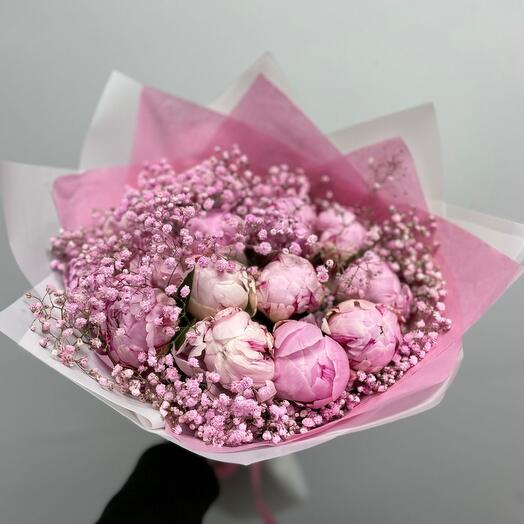 Пионы тонущие в гипсофиле