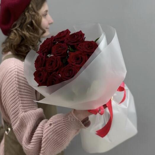 11 ароматных роз Рэд Наоми