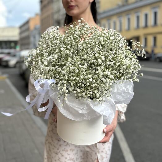 Шляпная композиция из белой гипсофилы, размер L