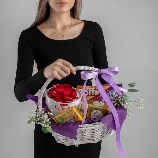 Корзина сладостей