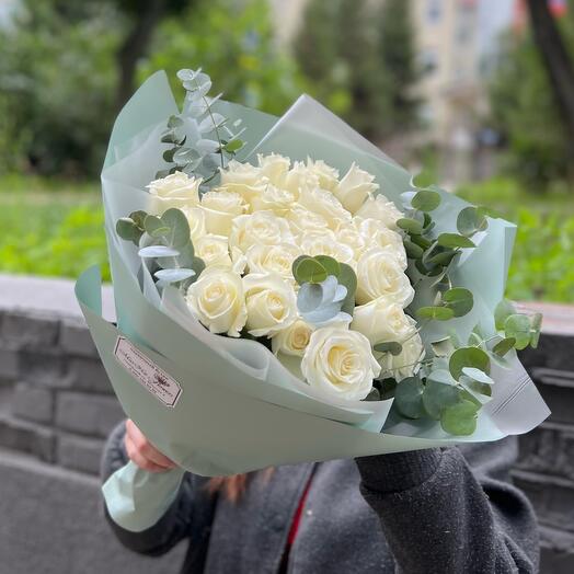 Букет из белых роз