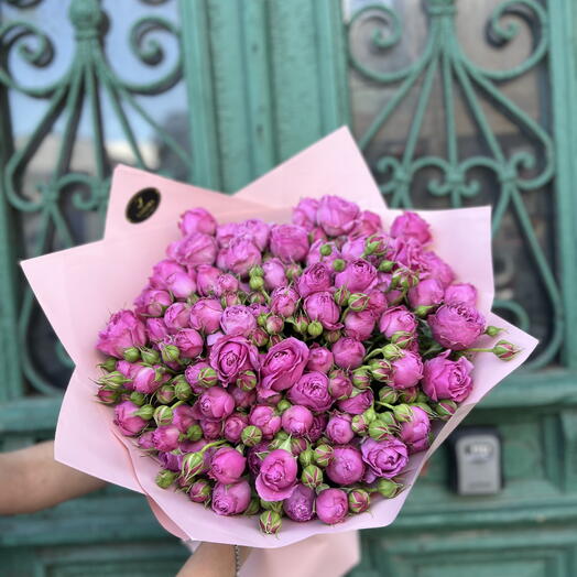 25 peony spray roses