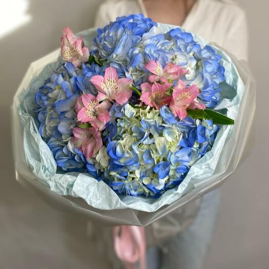 Clouds of hydrangeas and alstroemeria